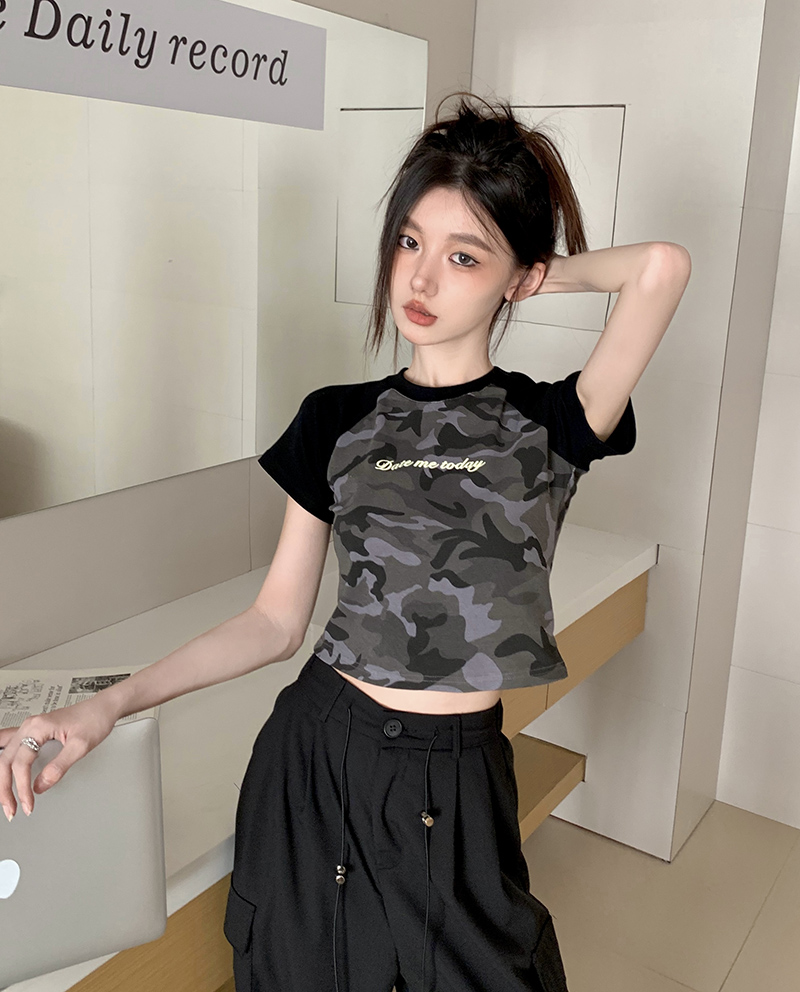 實拍  美式復古辣妹短款迷彩短袖正肩修身上衣顯瘦T恤女