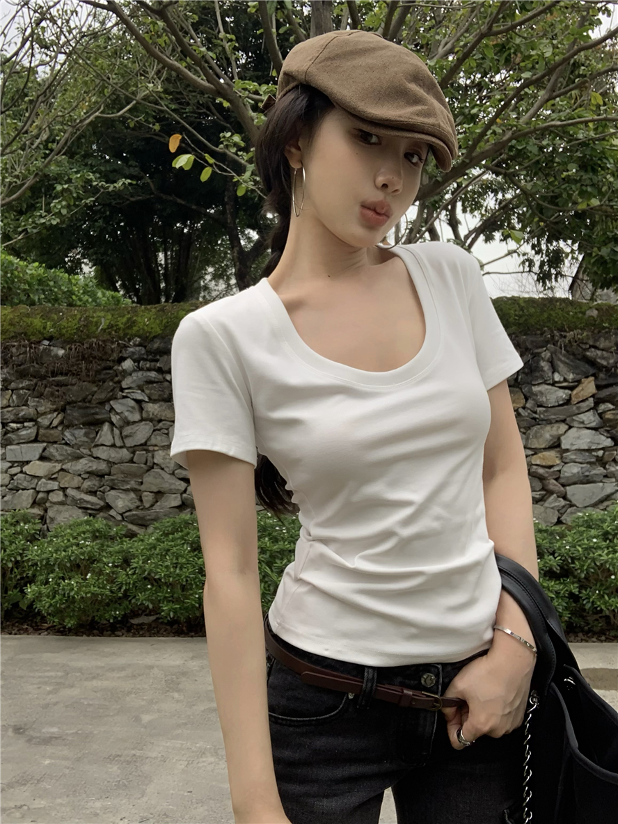 實拍簡單美好穿舒適的三色U領tee~遮肉顯瘦好版型