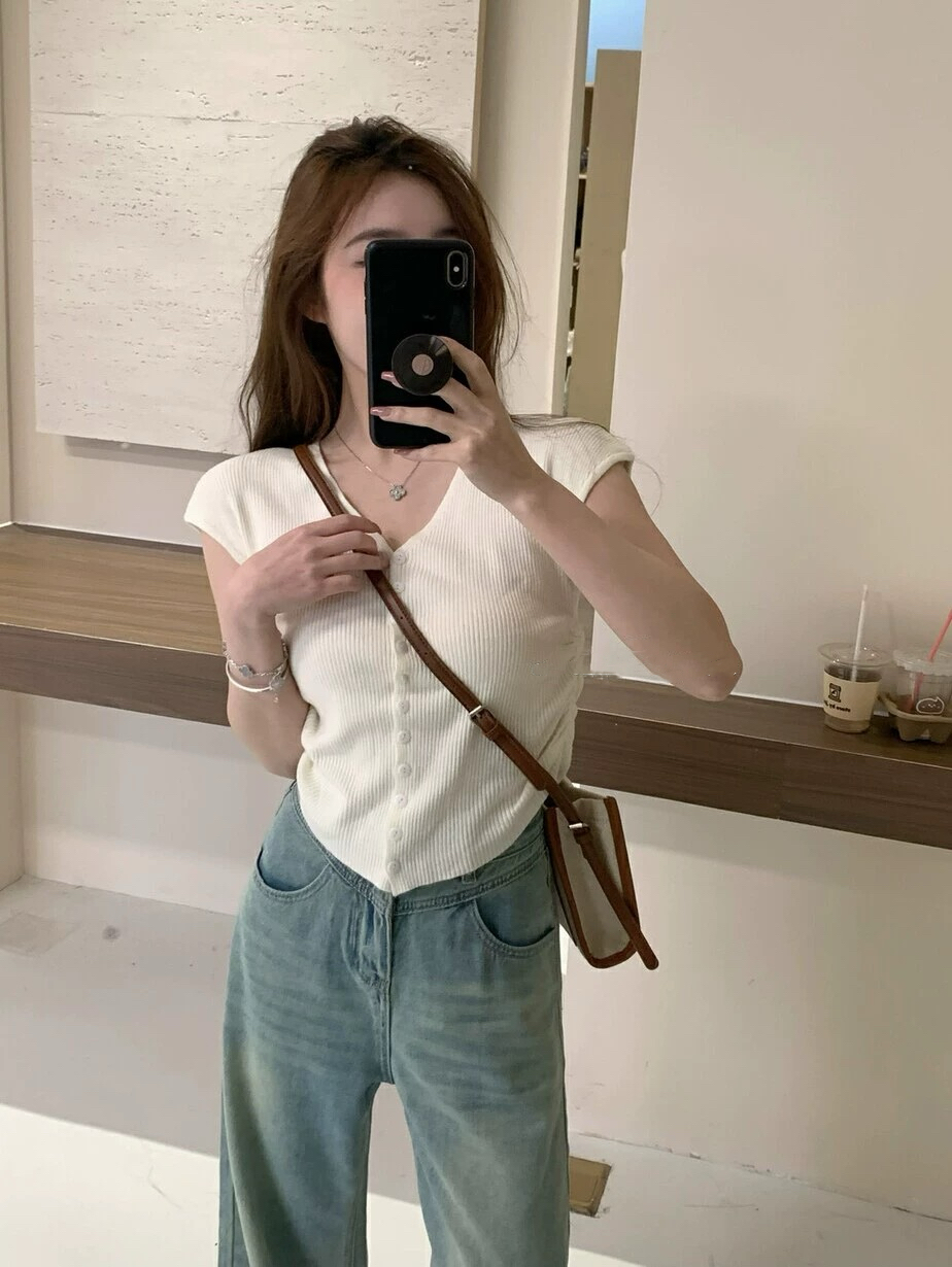 BB家韓系溫柔設計感背心女春季新款v領小飛袖兩側抽褶顯瘦小衫