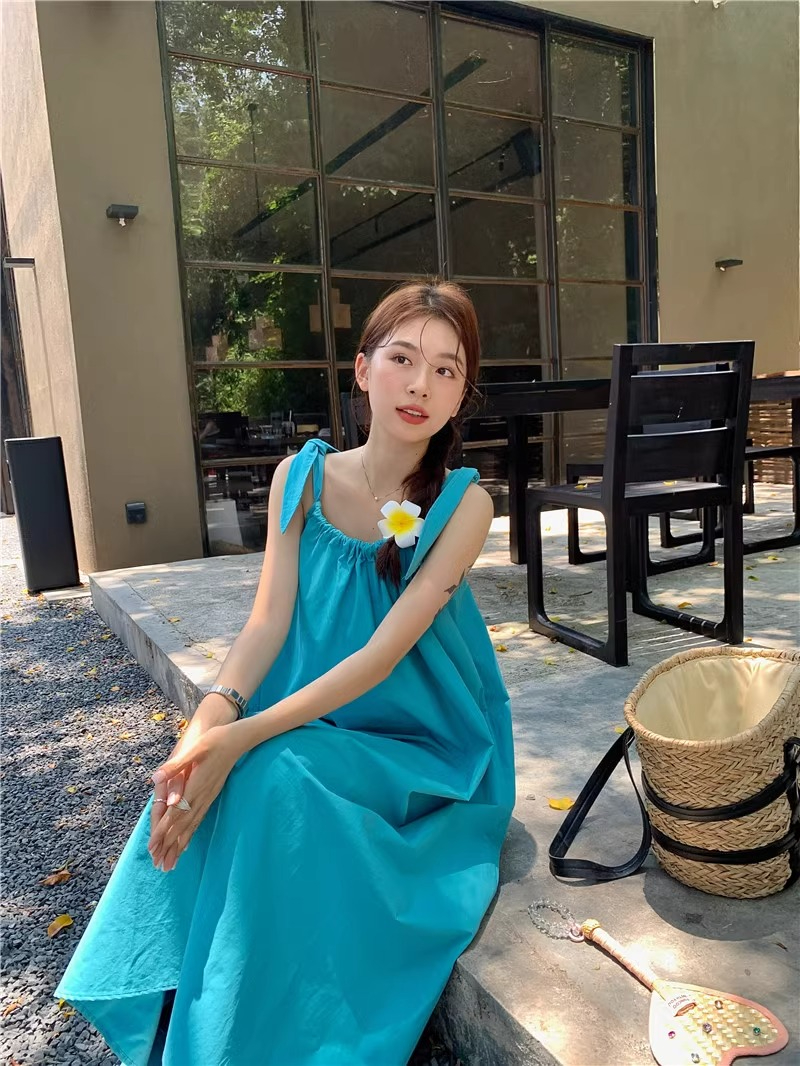 度假風吊帶連衣裙女夏季2024新款顯瘦氣質設計感過膝長款A字裙子