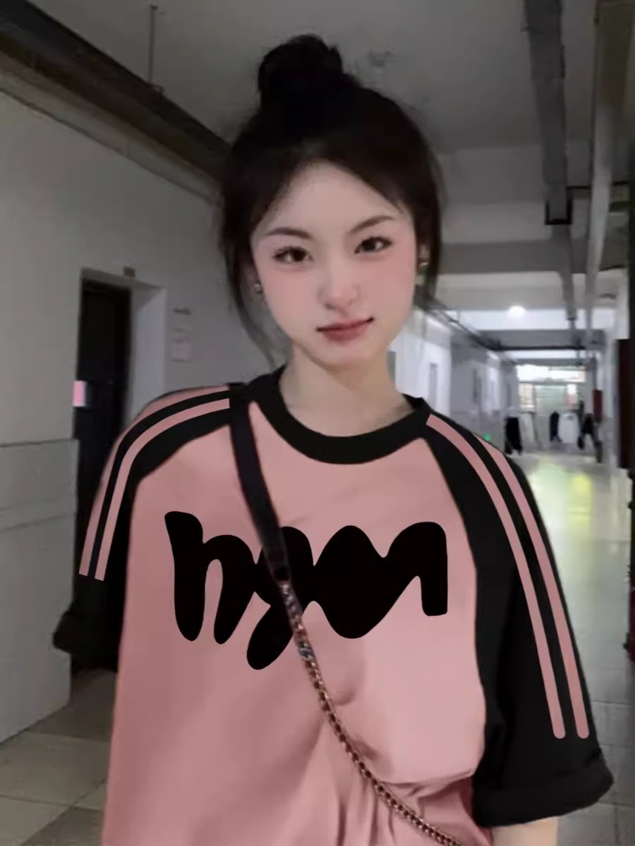 200克緊密精梳後包領100%純棉寬鬆印花三條槓條紋短袖t恤女