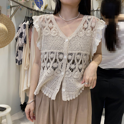 法式鏤空鈎花蕾絲拼接V領飛飛袖針織罩衫2024年早春新款女裝上衣