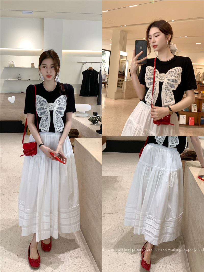 Real shot of lace butterfly knitted short sleeves + design niche pleated French sweet skirt