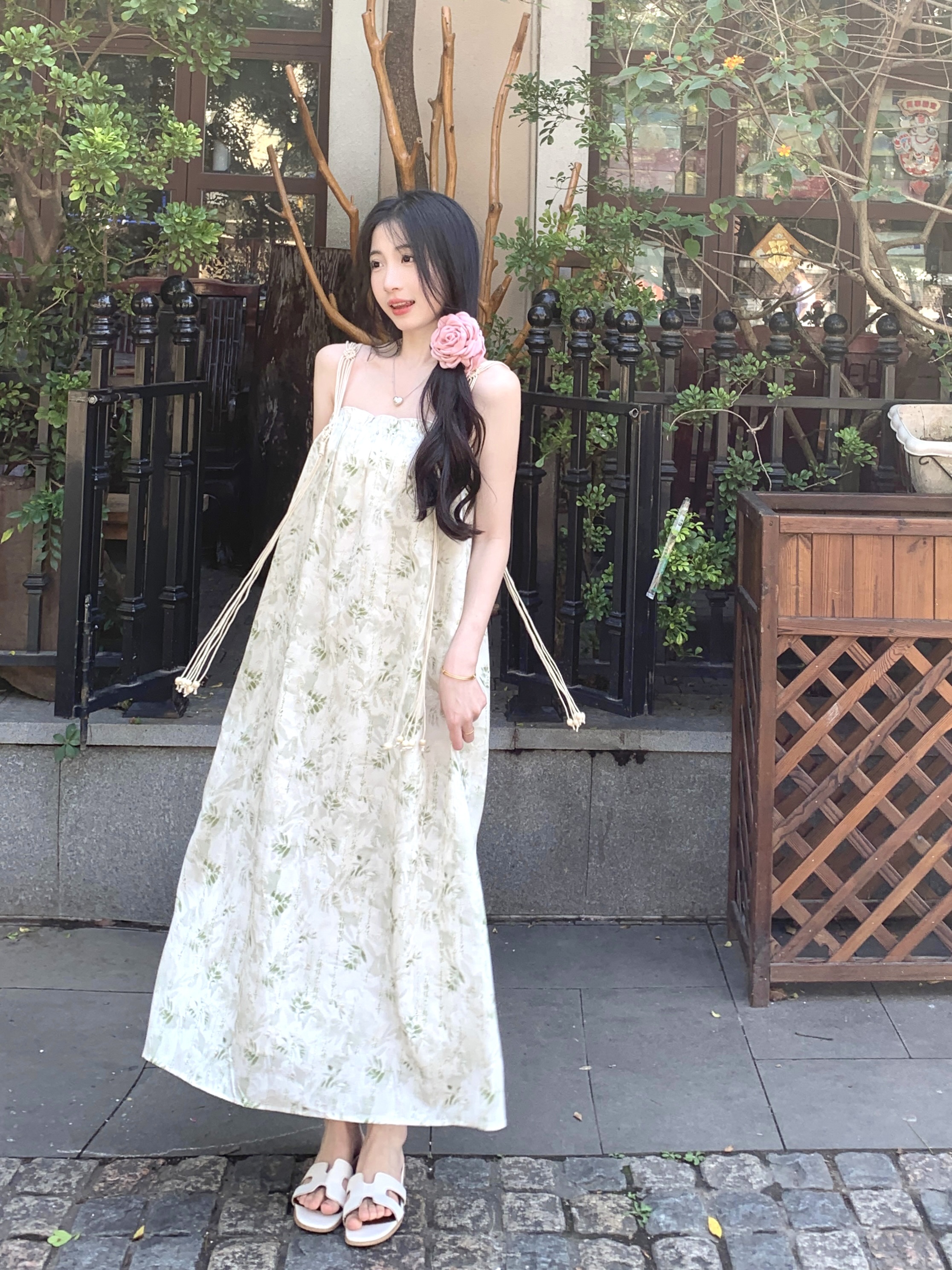 新款法式設計感寬鬆復古碎花吊帶裙度假連衣裙女  實拍