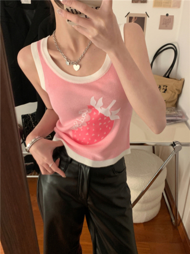 Real shot of summer dopamine outfit vest for women wearing suspenders pink sleeveless knitted suspender top