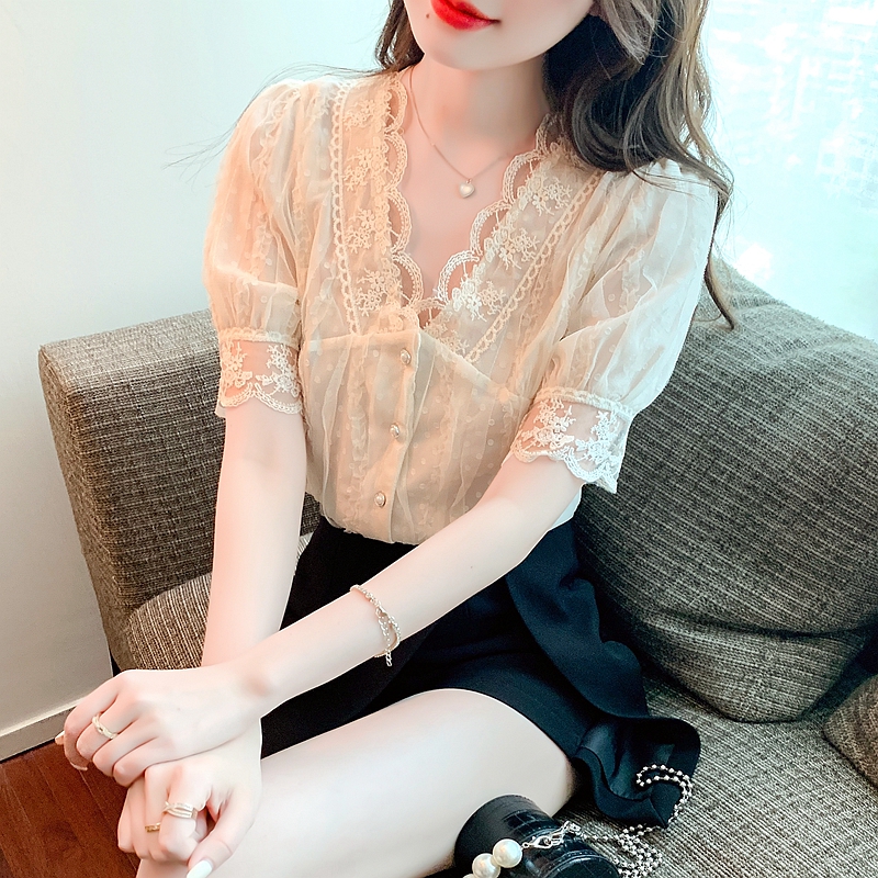 2024法式蕾絲襯衫女設計感小眾長袖v領短款早春甜美別致上衣
