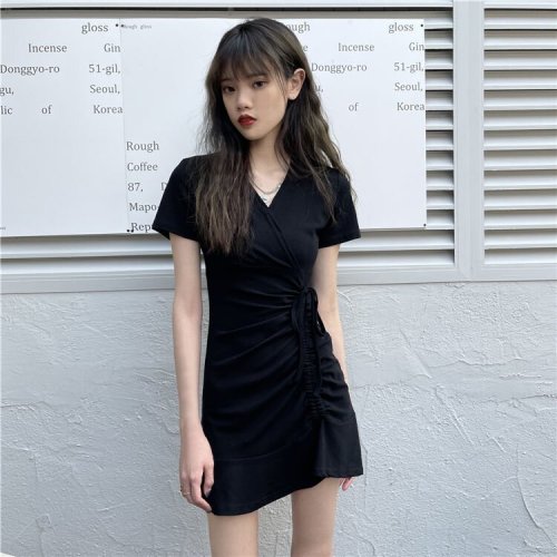 小黑裙2024夏季新款修身收腰抽绳褶皱鱼尾连衣裙高级感遮肚子裙子