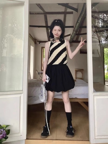 夏季新款韩版短袖时尚圆领纯欲风刺绣拼色绑带露脐短袖上衣女