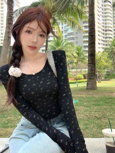 Actual shot of early spring Korean chic simple floral back careful long-sleeved top T-shirt