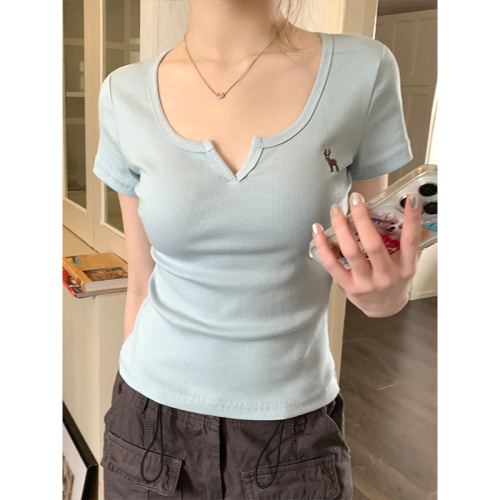 Real shot of American retro right-shoulder short-sleeved T-shirt for women in summer with niche slim-fitting and slimming short top