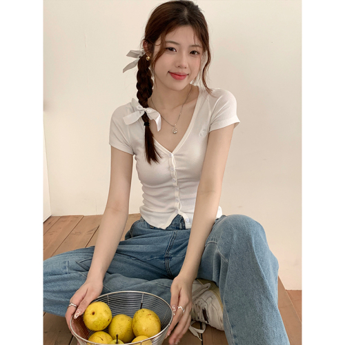 Actual shot of multi-color embroidered knitted cardigan for women in spring and summer new style with high-end and stylish design short-sleeved T-shirt