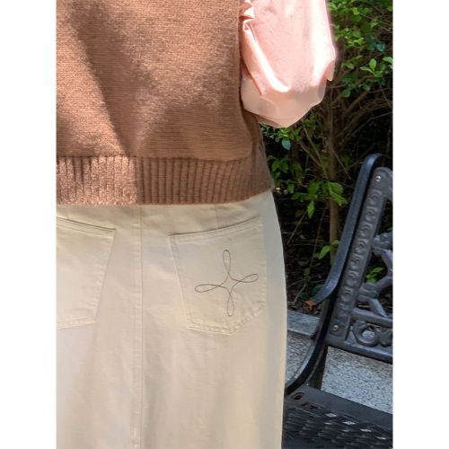 Real shot of back pocket embroidered design niche slimming skirt 2024 spring pink versatile casual high waist skirt
