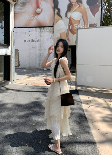 Real shot of Floating Clouds and White Day Lace Dress with Flying Sleeves Cake Dress Square Neck Long Dress