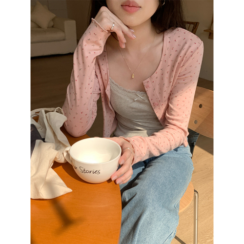 Actual shot of early spring sun protection shirt Korean style pure desire small floral short knitted cardigan for women 2024 casual versatile T-shirt