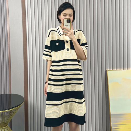 Muwuya 2024 spring and summer new top fashionable lapel black and white striped casual versatile knitted mid-length skirt for women