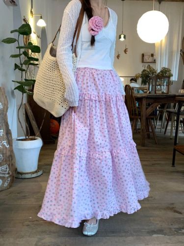 Real shot of forest-style high-waisted pink floral skirt for women in spring and summer slimming temperament long skirt cardigan suit