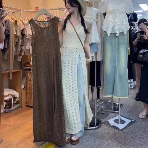 2024 new summer Korean commuting retro round neck design hollow knitted woven dress women's clothing