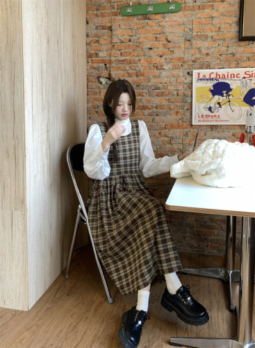 Real shot ~ Korean style versatile lace splicing shirt + plaid age-reducing pleated vest dress