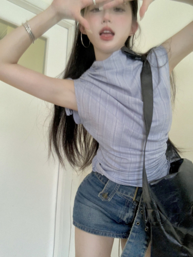 Real shot of French sleeveless shirt for women in summer, high-end, slim and niche design inner top