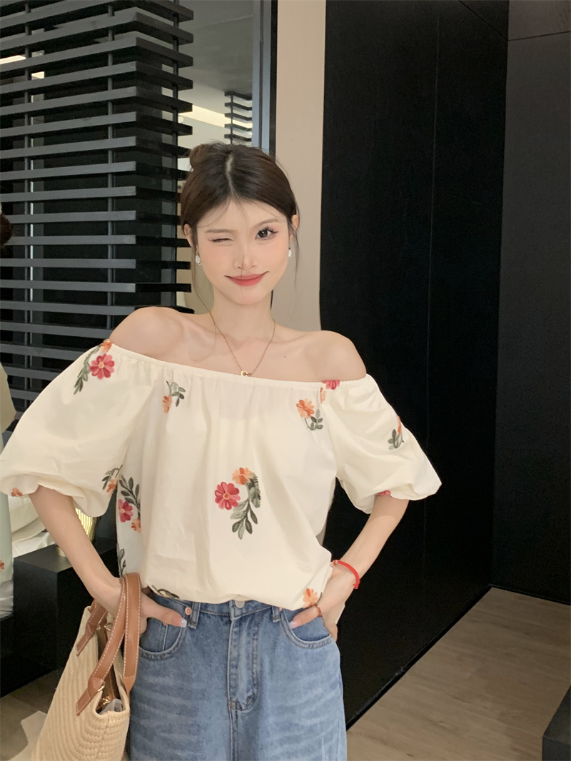 Real shot of French embroidery sweet puff sleeve short-sleeved shirt summer new style one-line collar loose slimming top