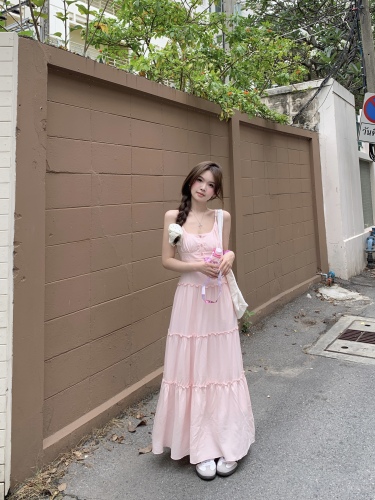 Actual shot ~ Summer minimalist, elegant, waist-cinching and gentle style pink V-neck fairy suspender dress long skirt