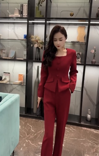 European station two-piece set 2024 spring new style fashionable solid color long-sleeved top + high-waisted pants