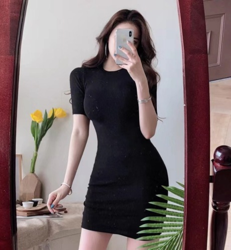 Spring style sexy tight-fitting hip-hugging dress that shows breasts, hot girl skirt, slimming round neck short-sleeved casual bottoming skirt