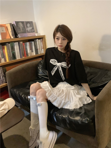 Real shot of American sweet and spicy T-shirt bottoming shirt + lace temperament short A-line skirt suit