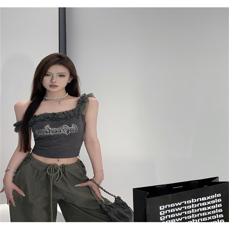 已出貨  洋氣高端別致小衫女小眾設計蕾絲邊燙鑽字母性感背心辣妹