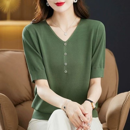 Middle-aged mother summer ice silk short-sleeved T-shirt loose and stylish V-neck top women's mulberry silk T-shirt plus size