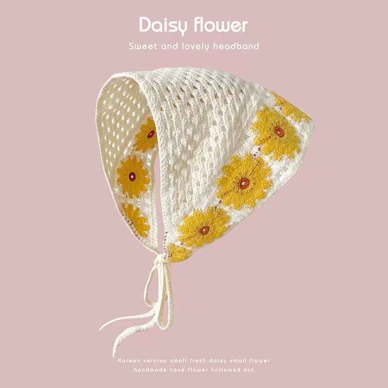 French retro knitted hot girl triangle scarf for travel, sweet and cute crocheted literary style headscarf for women with trendy hair