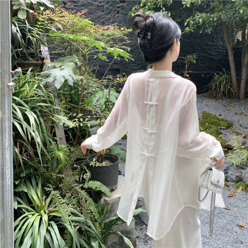 Actual shot ~ 2024 summer new style French gentle style pearl plate button design sun protection loose chiffon shirt