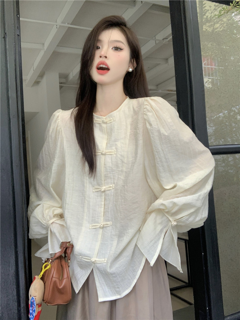 Real shot Korean version of the new French style button-down design with western style trumpet sleeve shirt tops for women