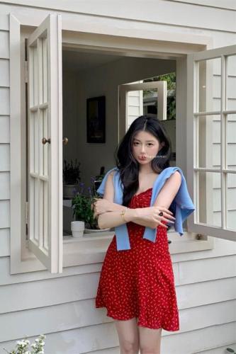 Real shot ~ New French retro holiday red polka dot suspender dress for small women, slimming A-line skirt