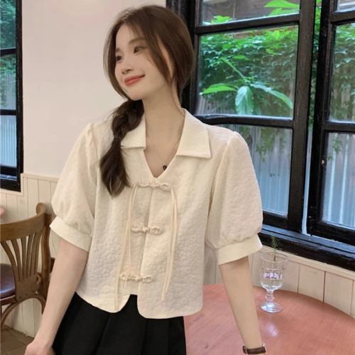 Retro buckle shirt women's puff sleeve top design niche summer new white French short-sleeved shirt