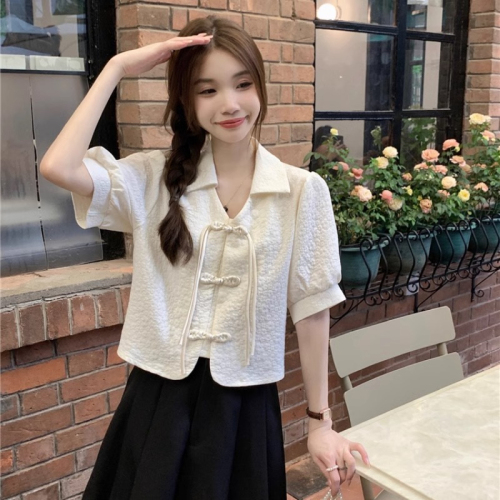 Retro buckle shirt women's puff sleeve top design niche summer new white French short-sleeved shirt