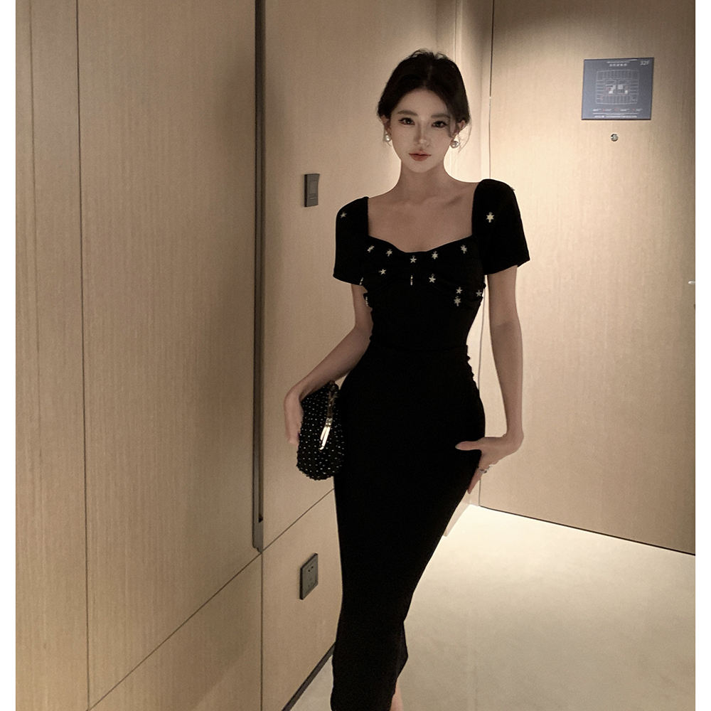 Actual shot of new women's French simple little black dress with five-pointed star pendant and waist-hugging hip dress