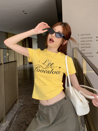 Real shot of summer dopamine outfit, tight-fitting sweet and spicy girl hot diamond printed yellow right shoulder short-sleeved T-shirt