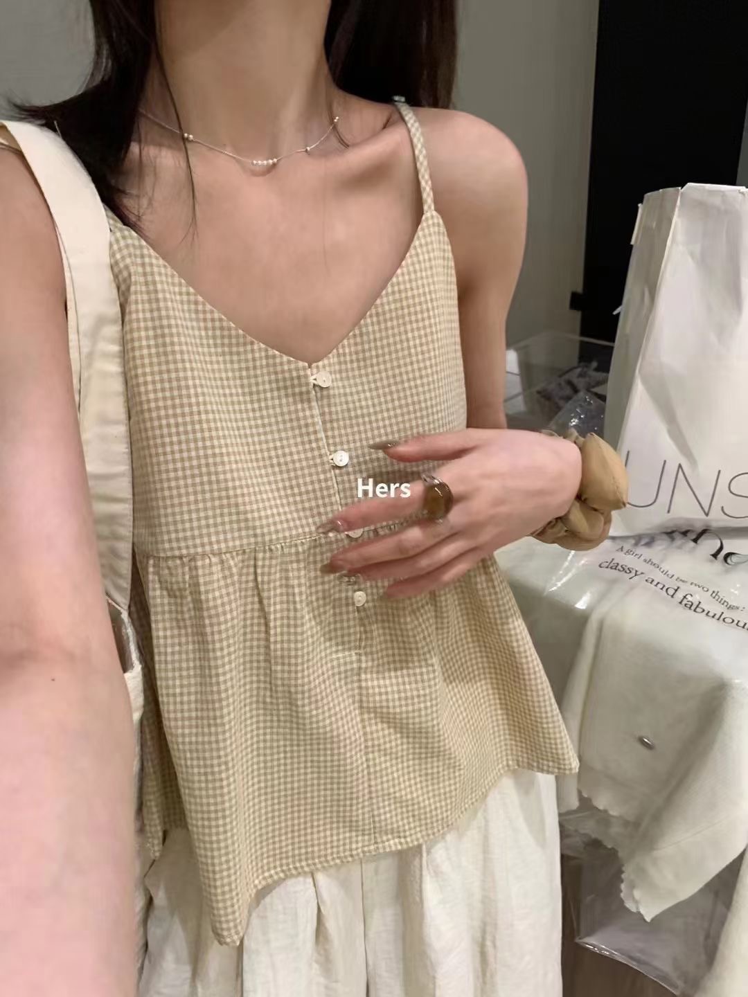 Hers 小吊帶女韓系簡約V領紐扣設計拼色格子寬鬆外穿疊搭無袖小衫