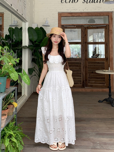 Real shot of Korean chic summer French white tea break design dress