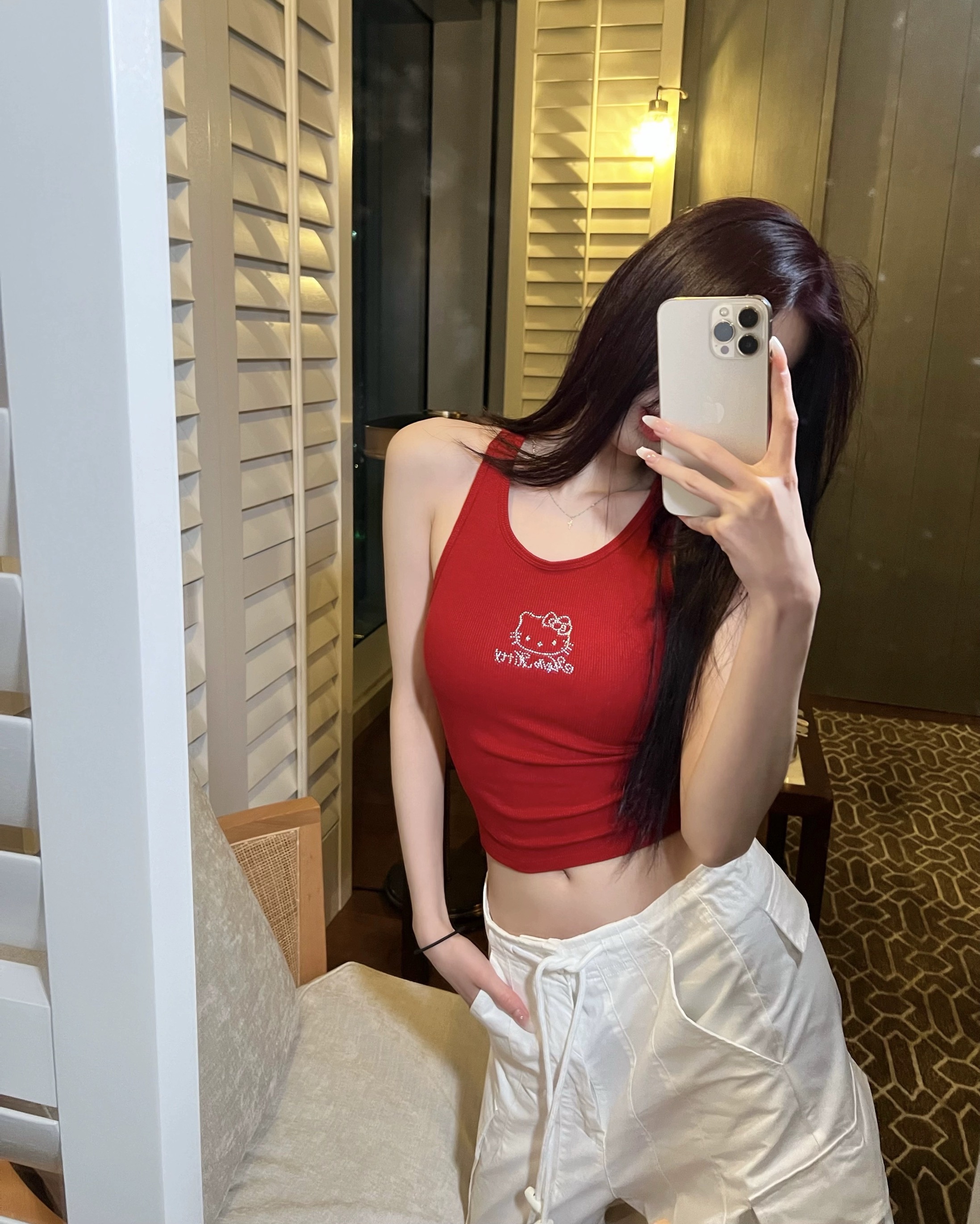 @uniken哈咯凱蒂修身短款胸墊辣妹上衣少女閃鑽交叉露背背心