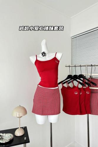 fortunee 红色吊带背心烫钻爱心字母设计辣妹上衣+格子包臀半身裙