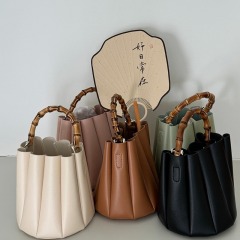Actual shot ~ New Chinese style matching must-have wooden handle handle design bucket bag plaid high-end hand-held crossbody bag