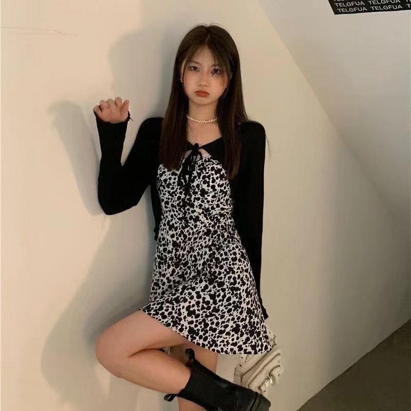 小野莓法式碎花吊帶連衣裙開叉時尚休閒a字夏季裙子