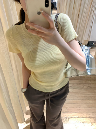 Actual shot of new yellow short-sleeved T-shirt women's bottoming sweater short slim slim top summer