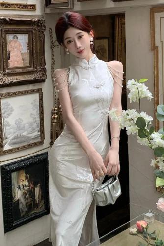 Actual shot of the new ladylike style velvet embossed pendant pearl improved girl's cheongsam dress
