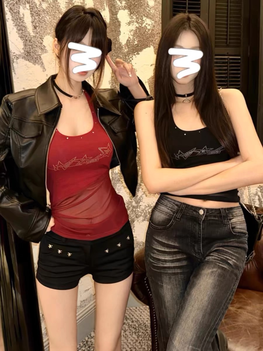 甜酷撞色拼接掛脖背心春裝女2024年新款女上衣高級燙鑽紅色小衫潮