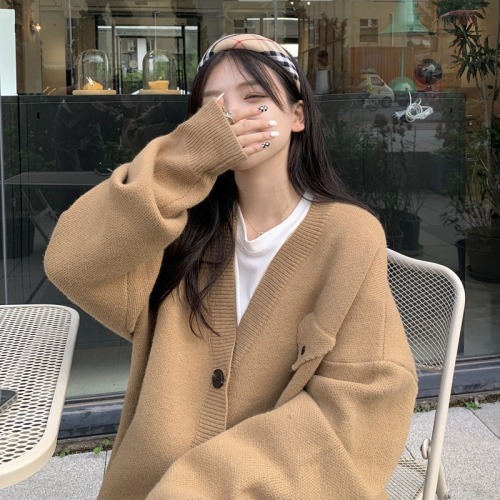 韩国慵懒风单排扣V领毛衣外套女春秋新款设计感纯色宽松针织开衫