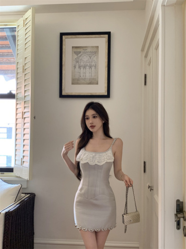 实拍 法式设计感小众气质白色蕾丝拼接收腰显瘦吊带连衣裙