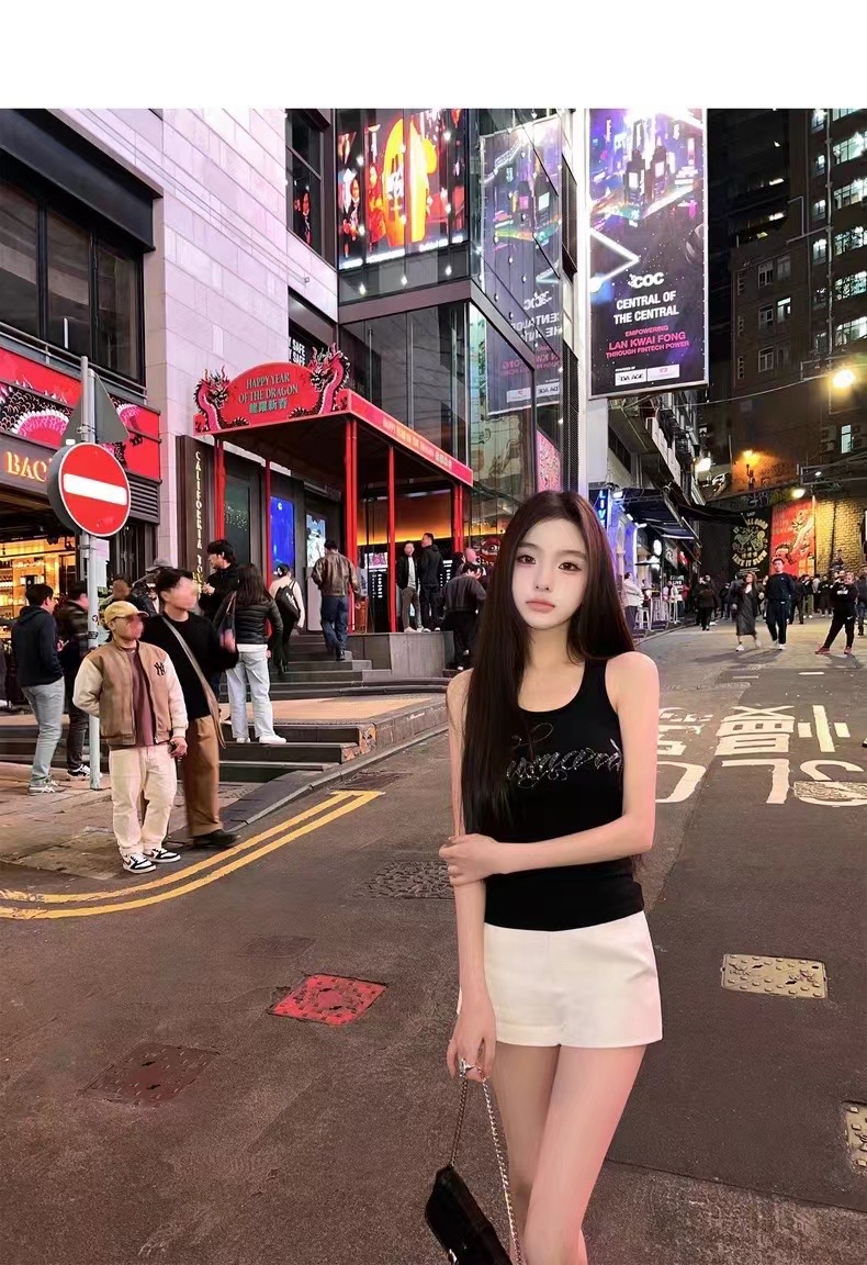 CHICYOU 辣妹閃鑽字母緊身大彈力顯瘦百搭休閒內搭外穿背心上衣女